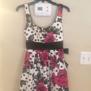 Sleeveless floral dress